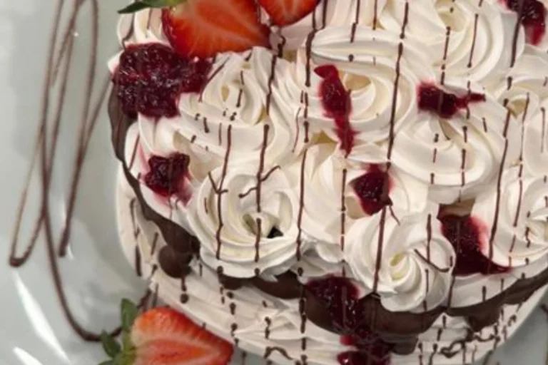 Pavlova de frutas vermelhas