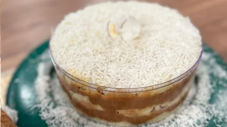 Delicioso BOLO GELADO de coco com doce de leite