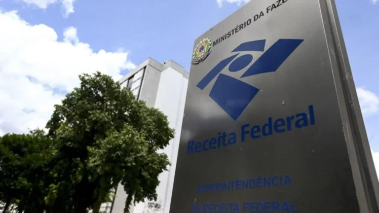 Imagem de capa representando o destaque: Receita Federal fecha dois shoppings do Brás em operação
