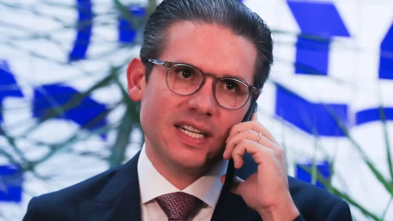 Hugo Motta teria pedido empréstimo a Vorcaro, diz reportagem