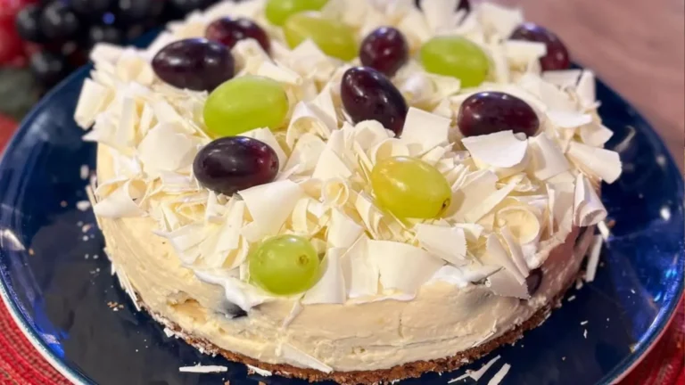 Torta 4 leites com uva