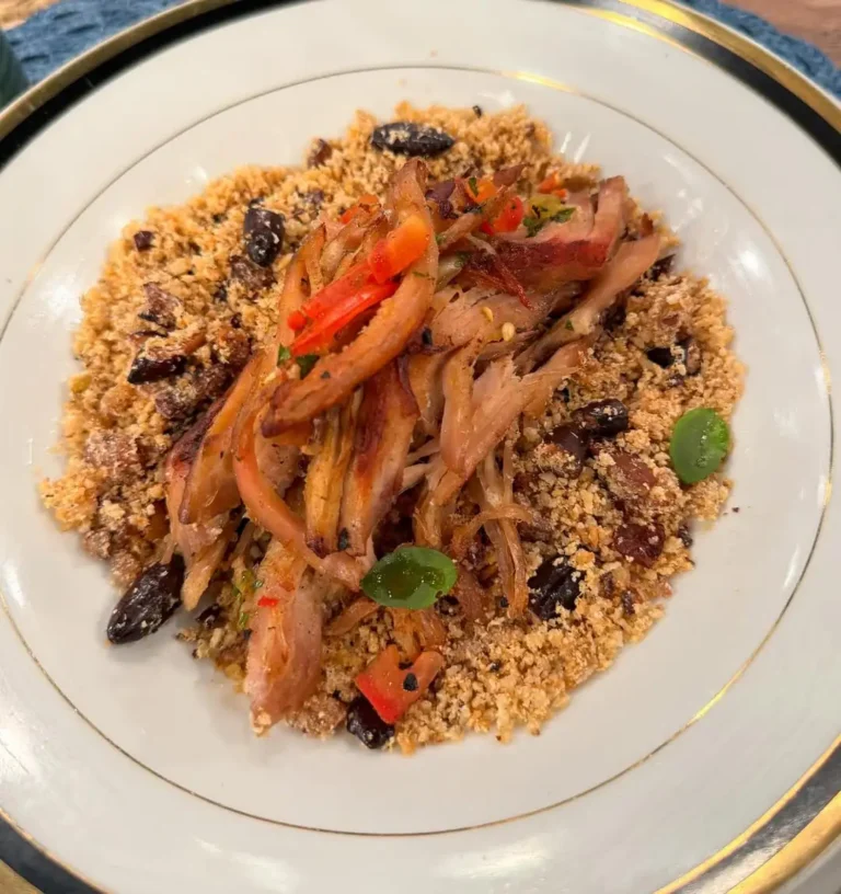 Pernil com farofa de castanha baru