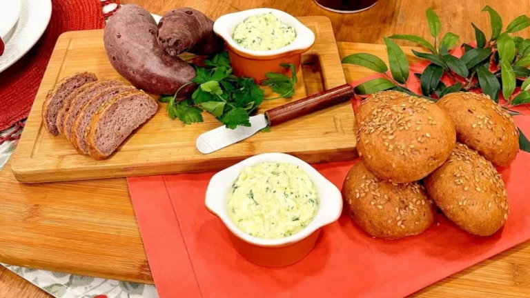 Pãezinhos sem glúten de batata roxa e Patê de ovos