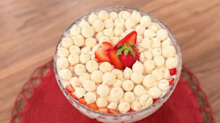 Delicioso MORANGOFFE NA TRAVESSA