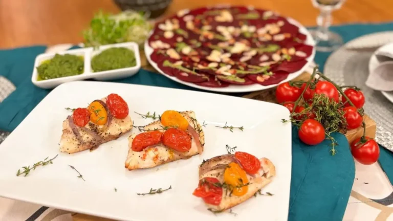 Carpaccio de beterraba com pesto de ora-pro-nóbis e linguado no envelope