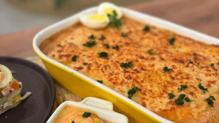 Irresistível lasanha de batata com molho rosé!