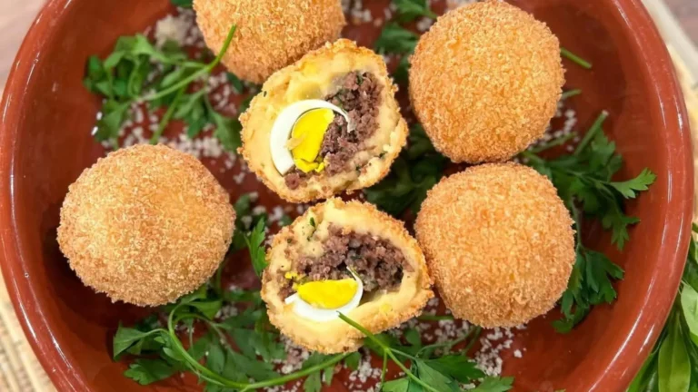 Bolovo crocante e super recheado!