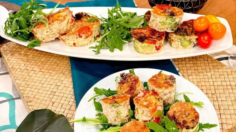 Falsa torta proteica de brócolis