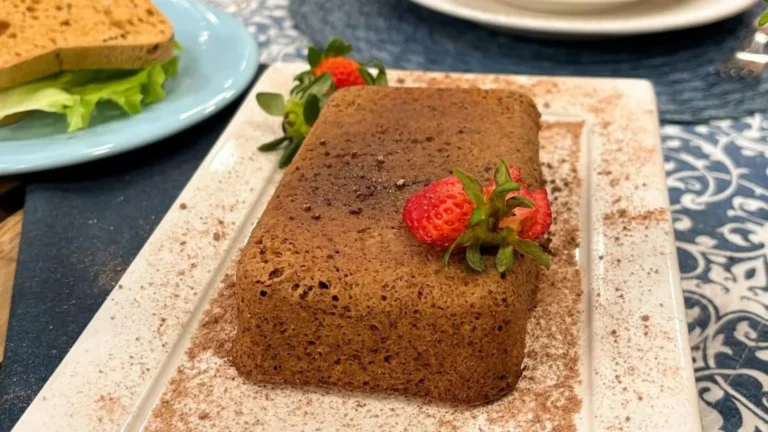 Brownie Fit de cacau mais opções de pré-treino