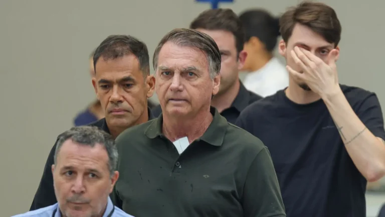 STF rejeita recurso e mantém condenação de Bolsonaro