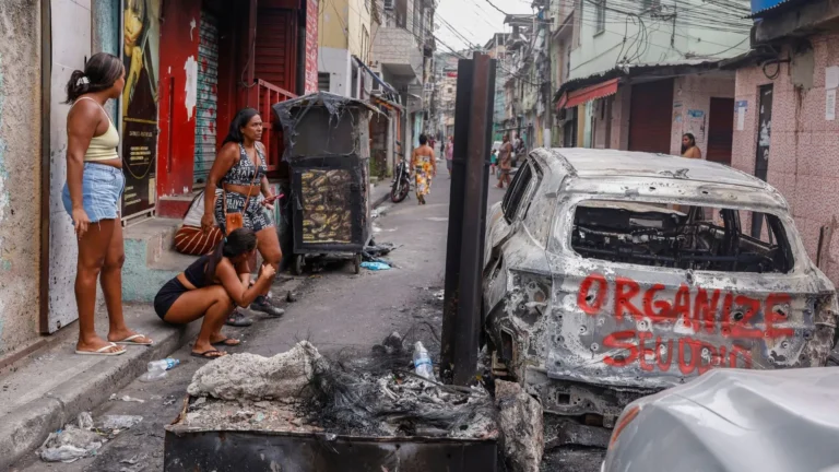 País tem três facções nacionais