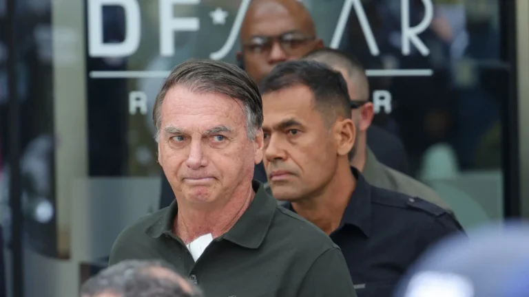 Bolsonaro pede visita de Tarcísio