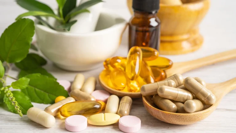 Imagem de capa representando o destaque: Alimentação e Suplementação: Uso Consciente e Cuidados na Terceira Idade