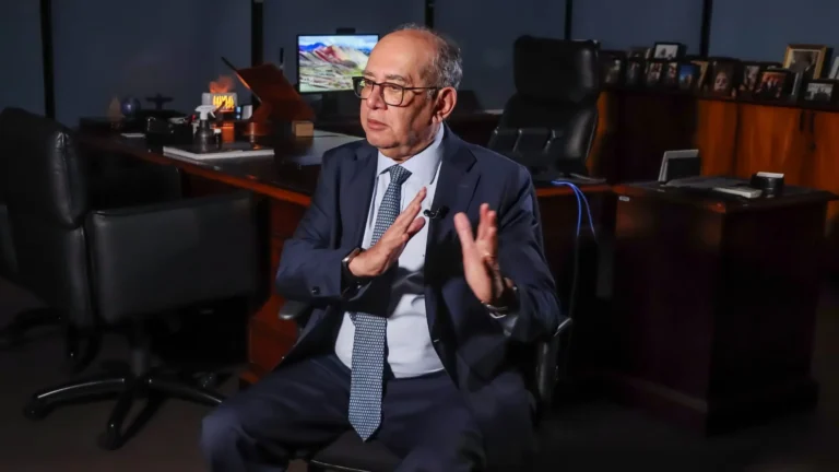 Gilmar Mendes dificulta impeachment de ministros do STF