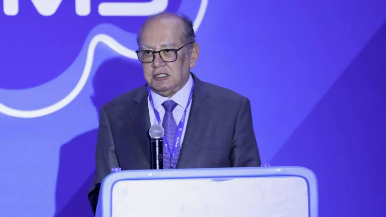 Gilmar nega blindagem e diz aplicar a constituição ao deixar apenas a PGR