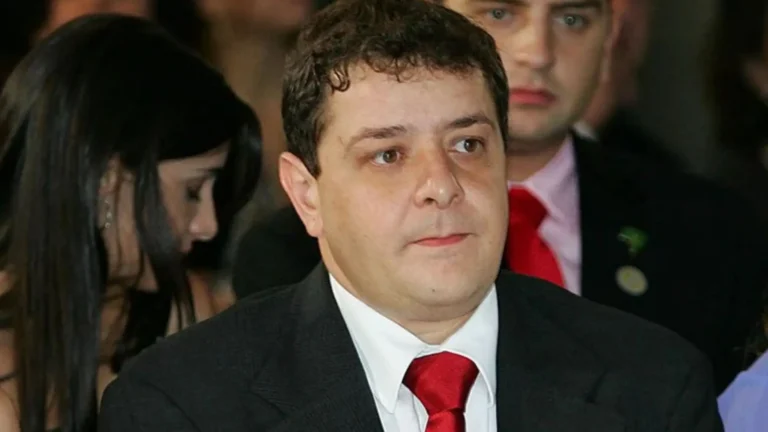 Governo blinda e derruba convocação de filho de Lula