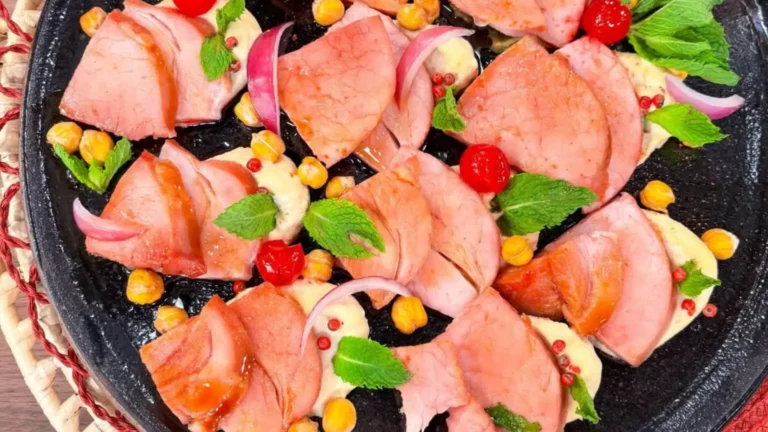 Tender ao molho de laranja e mel com purê de grão-de-bico fácil e suculento