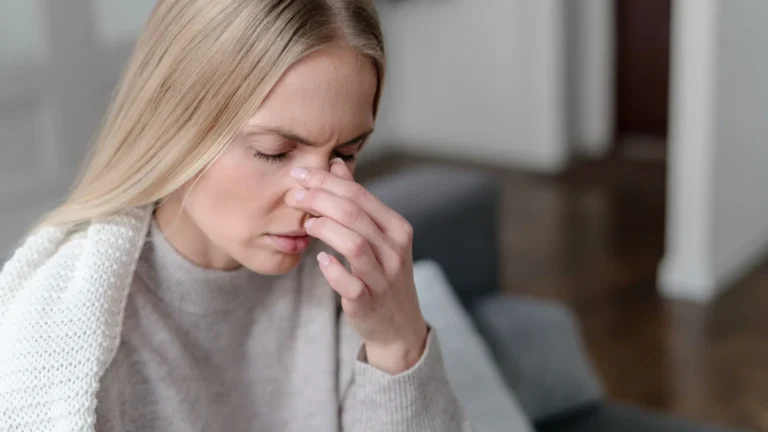 Saiba como identificar quando os sintomas da sinusite se agravam