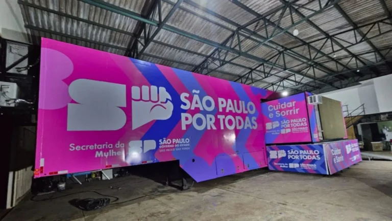 Carreta da odontologia leva atendimento de graça para mulheres em situação de vulnerabilidade