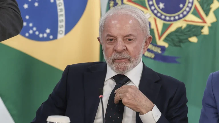 Lula cobra ministros