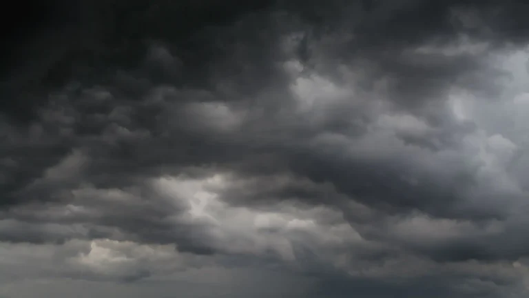 Imagem de capa representando o destaque: Previsão do Tempo - 29/12/2025