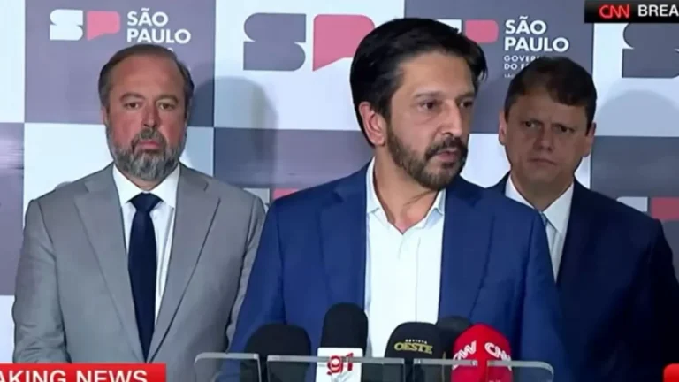 Tarcísio, Nunes e Silveira anunciam que vão pedir a quebra do contrato da Enel