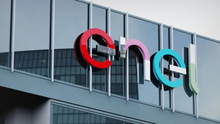 Imagem de capa representando o destaque: AGU abre investigação sobre atuação da Enel em São Paulo