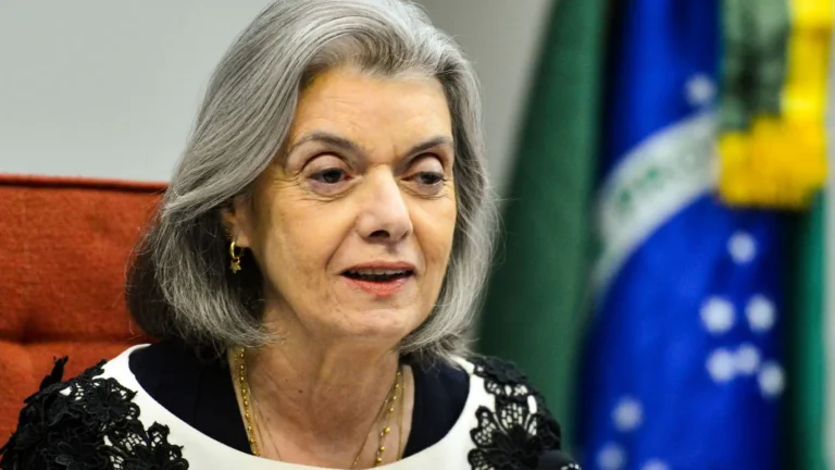 Cármen Lúcia alerta sobre uso de IA nas eleições