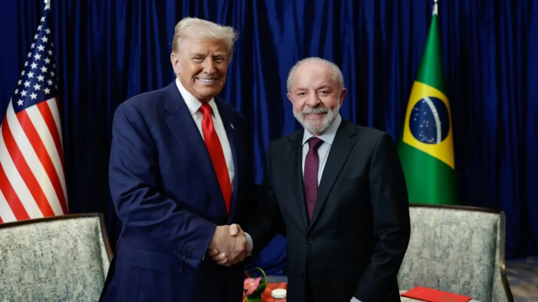Imagem de capa representando o destaque: Lula se encontra com Donald Trump na Casa Branca