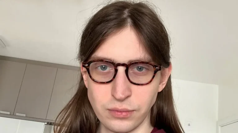 Imagem de capa representando o destaque: Felca denuncia ameaças pelas redes sociais