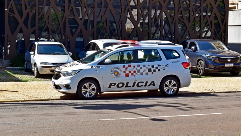 Imagem de capa representando o destaque: Seis PMs presos suspeitos na execução de comerciante