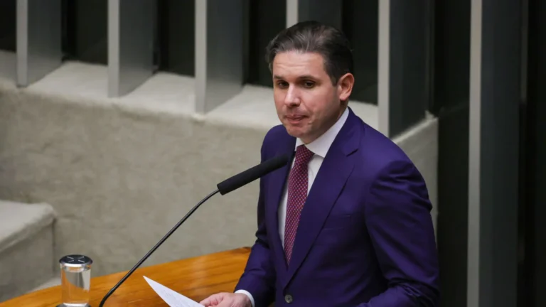 PEC do fim da escala 6x1 deve ser votada em maio