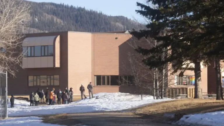 No Canadá, polícia tenta entender motivação de ataque