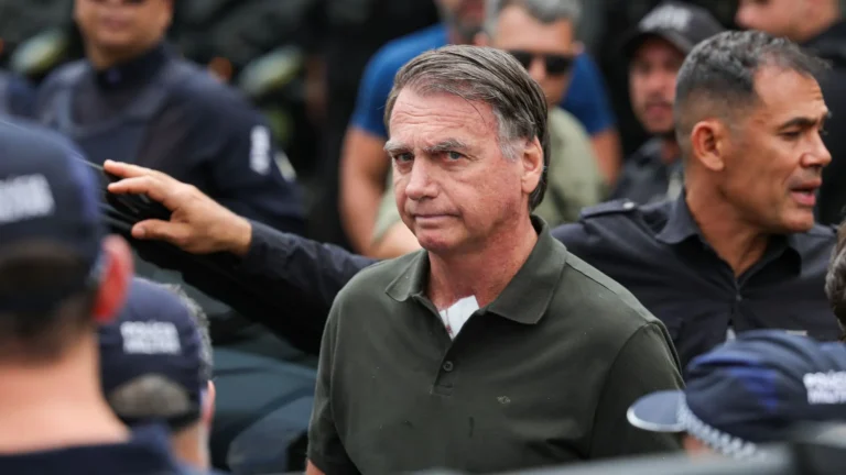 PGR se manifesta contra a prisão domiciliar de Bolsonaro