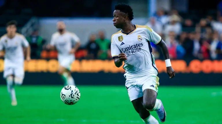 Vini Jr. acusa jogador do Benfica de racismo