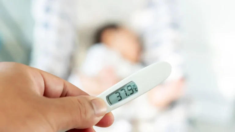 Imagem de capa representando o destaque: Pediatra fala sobre febre e imunidade em crianças