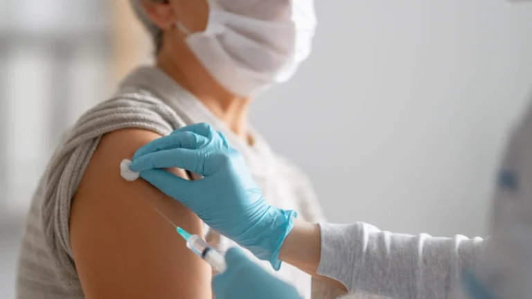 Imagem de capa representando o destaque: Campanha nacional de vacinação começa no próximo sábado, dia 28