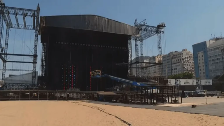 Polícia faz segunda perícia em estrutura de palco onde operário morreu no RJ