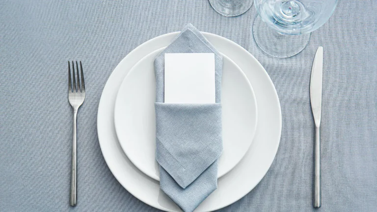 Como pôr a mesa para receber visitas?