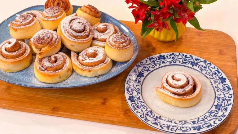 Imagem de capa representando a receita: Pãozinho Sueco para comer com seu amor