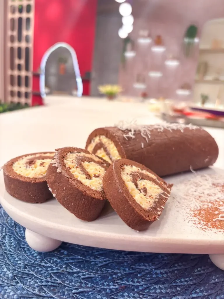 Imagem de capa representando a receita: Receita de Rocambole das FÉRIAS! Chef Carol Fiorentino e sua filha Angelina