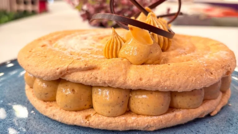 Imagem de capa representando a receita: Bolo de suspiro francesa: deliciosa e fácil de fazer!