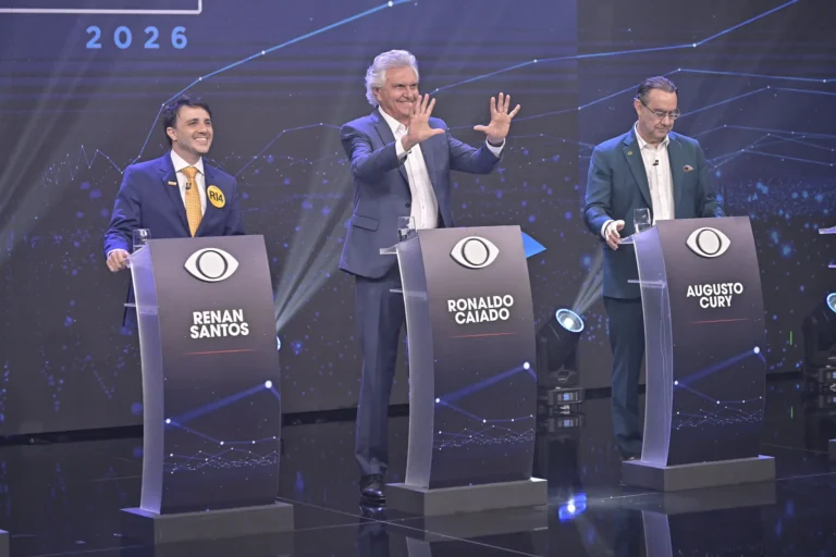 Com transmissão da Gazeta, candidatos à presidência fazem primeiro debate