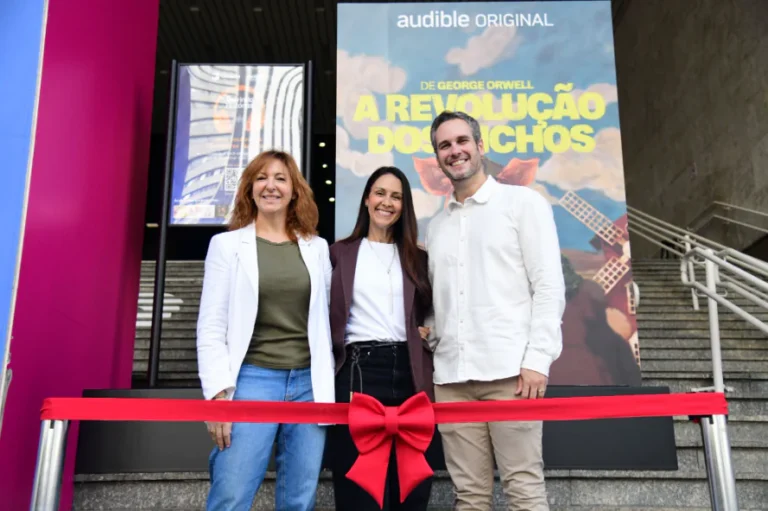 Imagem de capa representando a notícia: Iniciativa da Audible com a Gazeta leva audiolivros gratuitos à escadaria da Av. Paulista