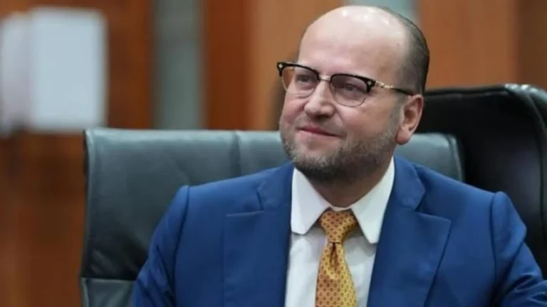 Imagem de capa representando o destaque: Nelson Wilians é alvo de operação contra bets ilegais