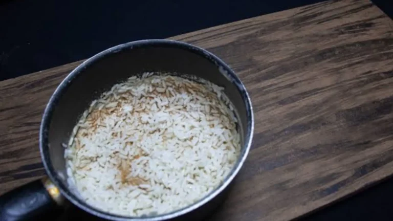 Imagem de capa representando o destaque: Dicas de Cozinha: Como Salvar o Arroz, Tirar Cheiro de Queimado e Evitar o Gosto Amargo
