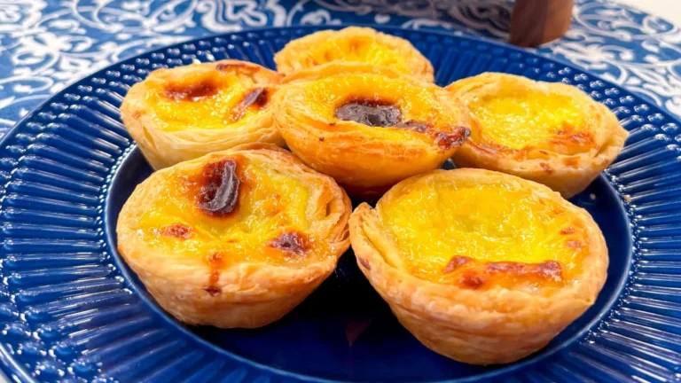 Imagem de capa representando a receita: Um clássico português com um toque bem brasileiro