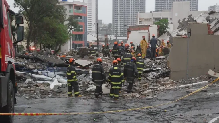 Imagem de capa representando o destaque: Polícia procura dois responsáveis por obra que desabou em São Paulo
