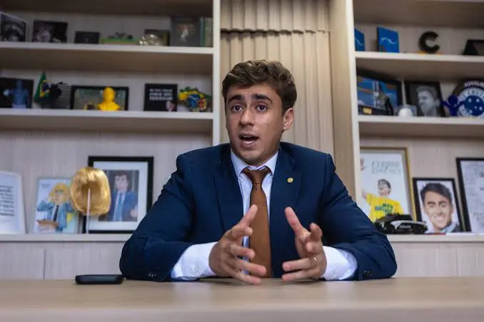 Imagem de capa representando o destaque: Áudios apontam relação entre Nikolas Ferreira e Daniel Vorcaro