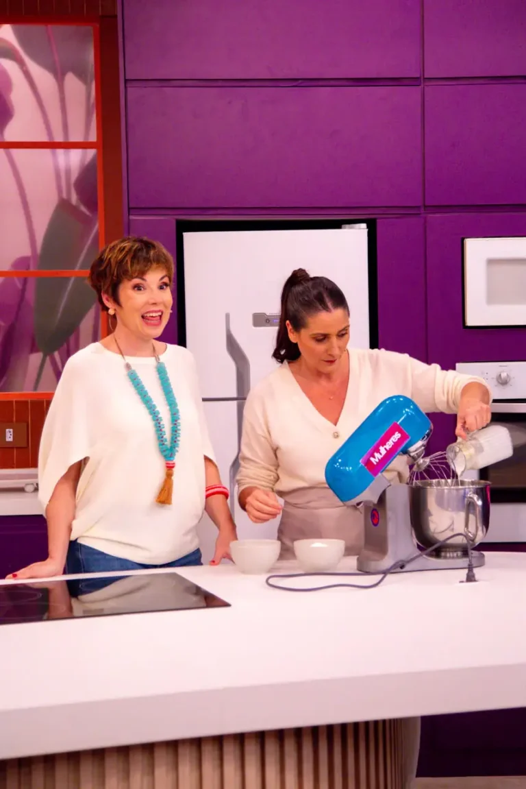 Imagem de capa representando o destaque: Como congelar e guardar comida: erros comuns na cozinha com Carol Fiorentino
